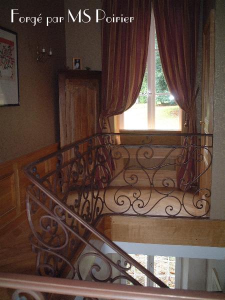 Rampe d'escalier style Louis XV, fer forg&eacute; par MS Poirier ferronnier ile de france